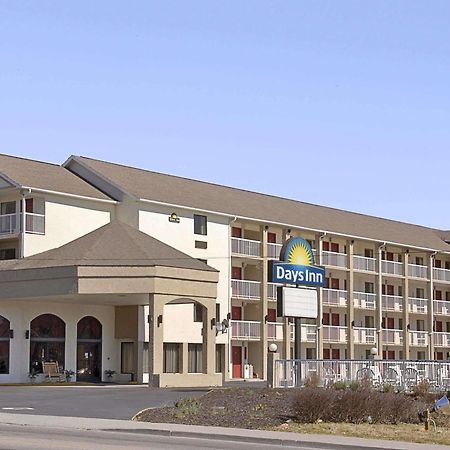 Days Inn By Wyndham Apple Valley Pigeon Forge/Sevierville Exterior foto
