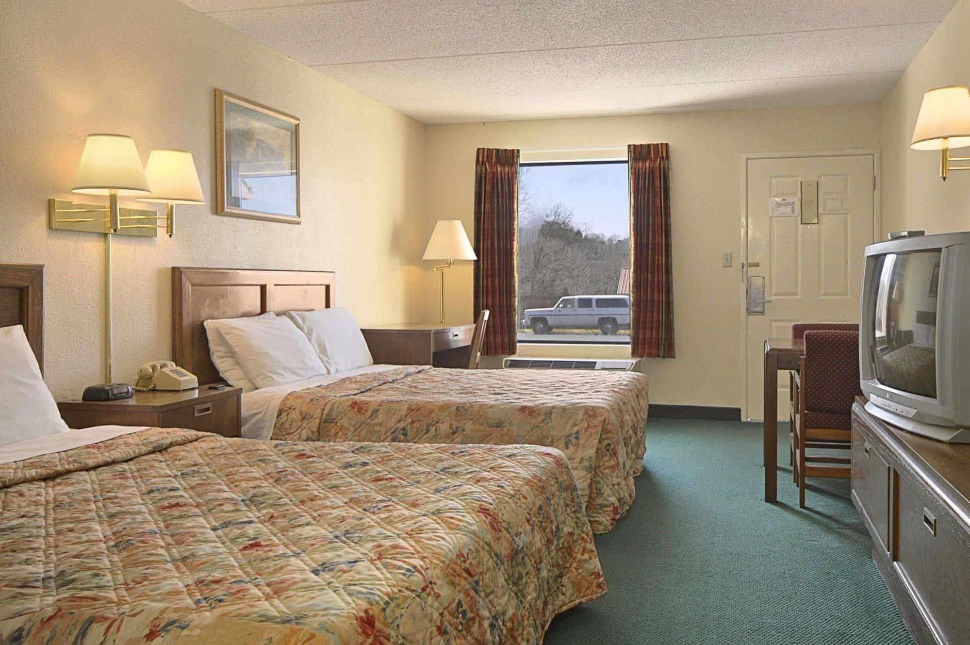 Days Inn By Wyndham Apple Valley Pigeon Forge/Sevierville Exterior foto