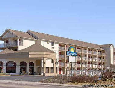 Days Inn By Wyndham Apple Valley Pigeon Forge/Sevierville Exterior foto