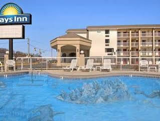 Days Inn By Wyndham Apple Valley Pigeon Forge/Sevierville Exterior foto